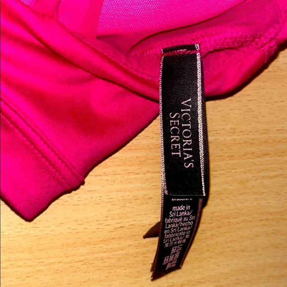Three sports bras! 2 Victoria’s Secret! Sz Large $6.99 shipping! - Picture 3 of 8